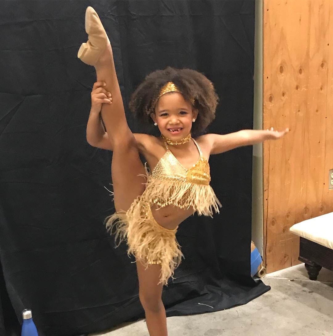 7-year-old Jazz Dancer Pay Homage to Legendary Tina Turner's "Proud Mary"